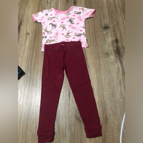 3T pajama tops + 1 sleep pant - Picture 8 of 8